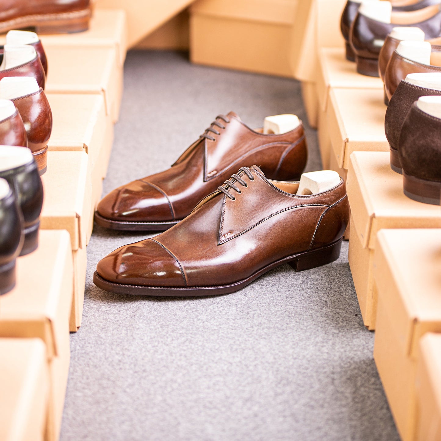 Cap toe Derbys with a “spread collar" - 9.5F