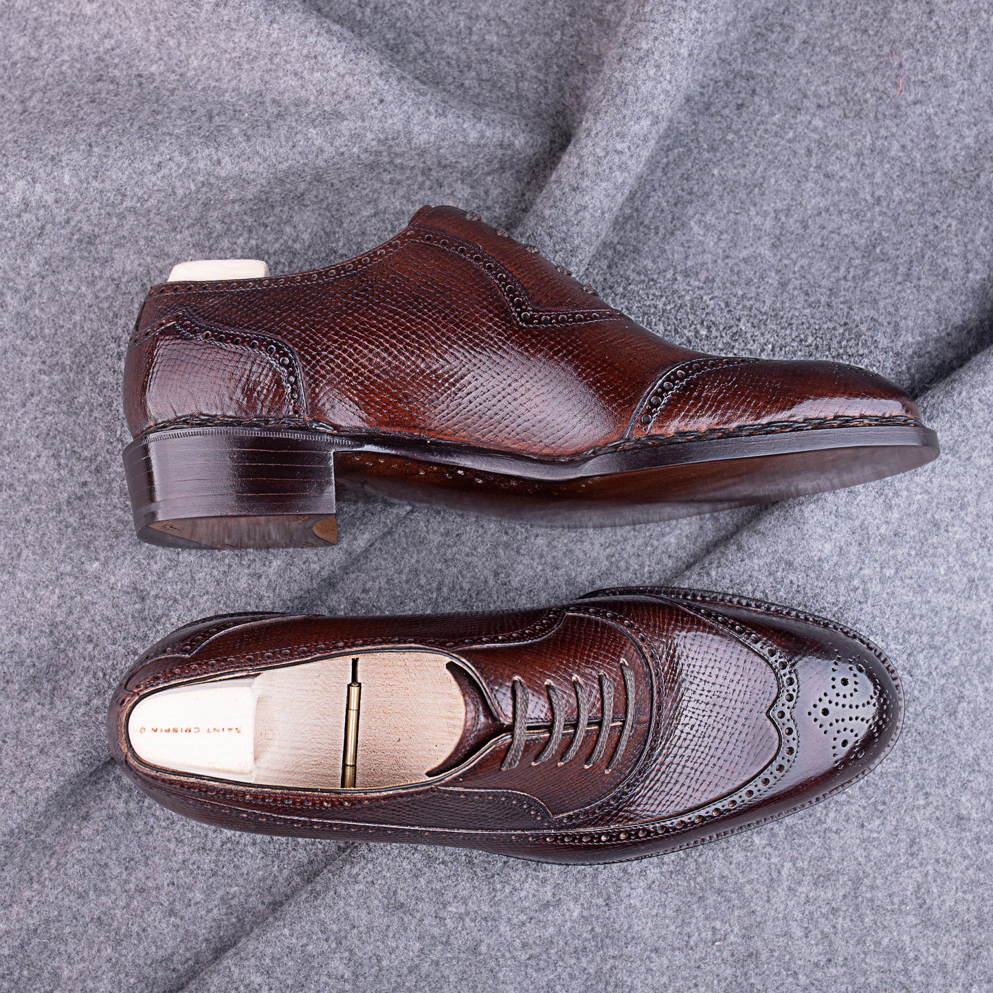 Brogued Oxford with medallion and Higher Cuban Heel