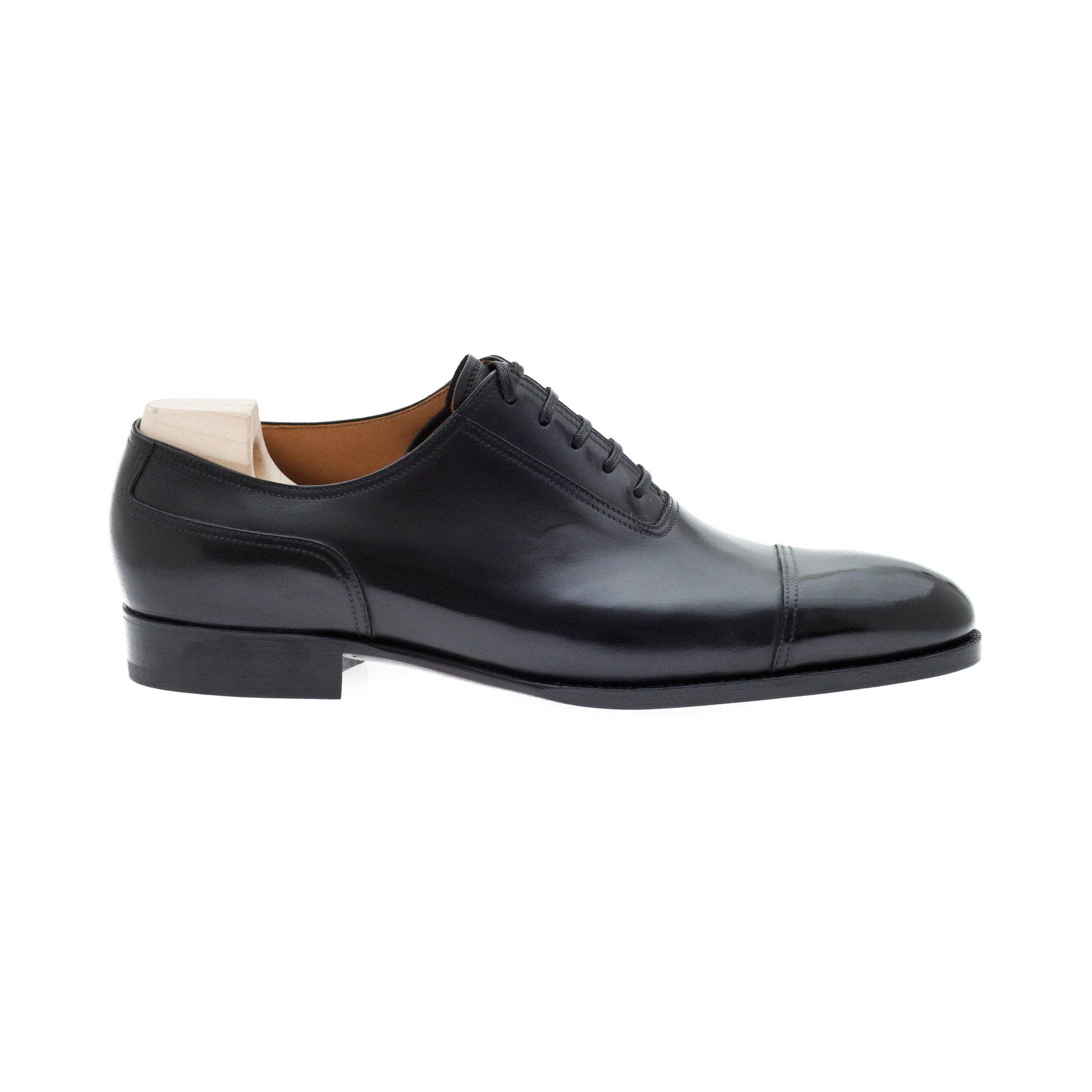Formal Captoe Oxford in black Crust calf leather – Saint Crispin's