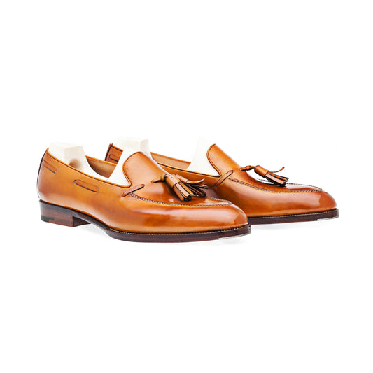 Tassel loafers with hand stitched apron in Apricot Crust calf leather