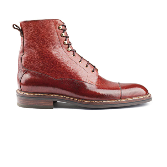 High cut derby boots with straight toe cap on Sailor last