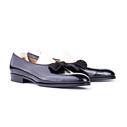 Opera dress loafer with satin loop