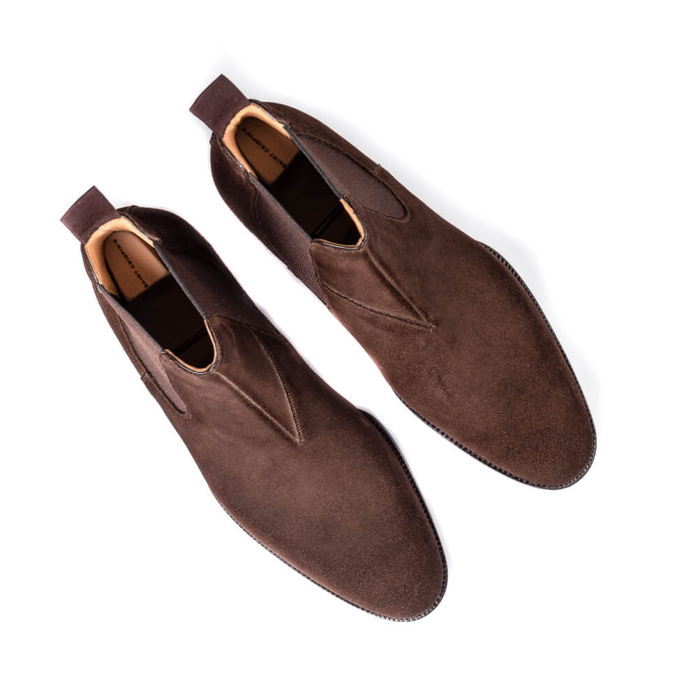 Chelsea Boots, elastic sided in dark brown suede