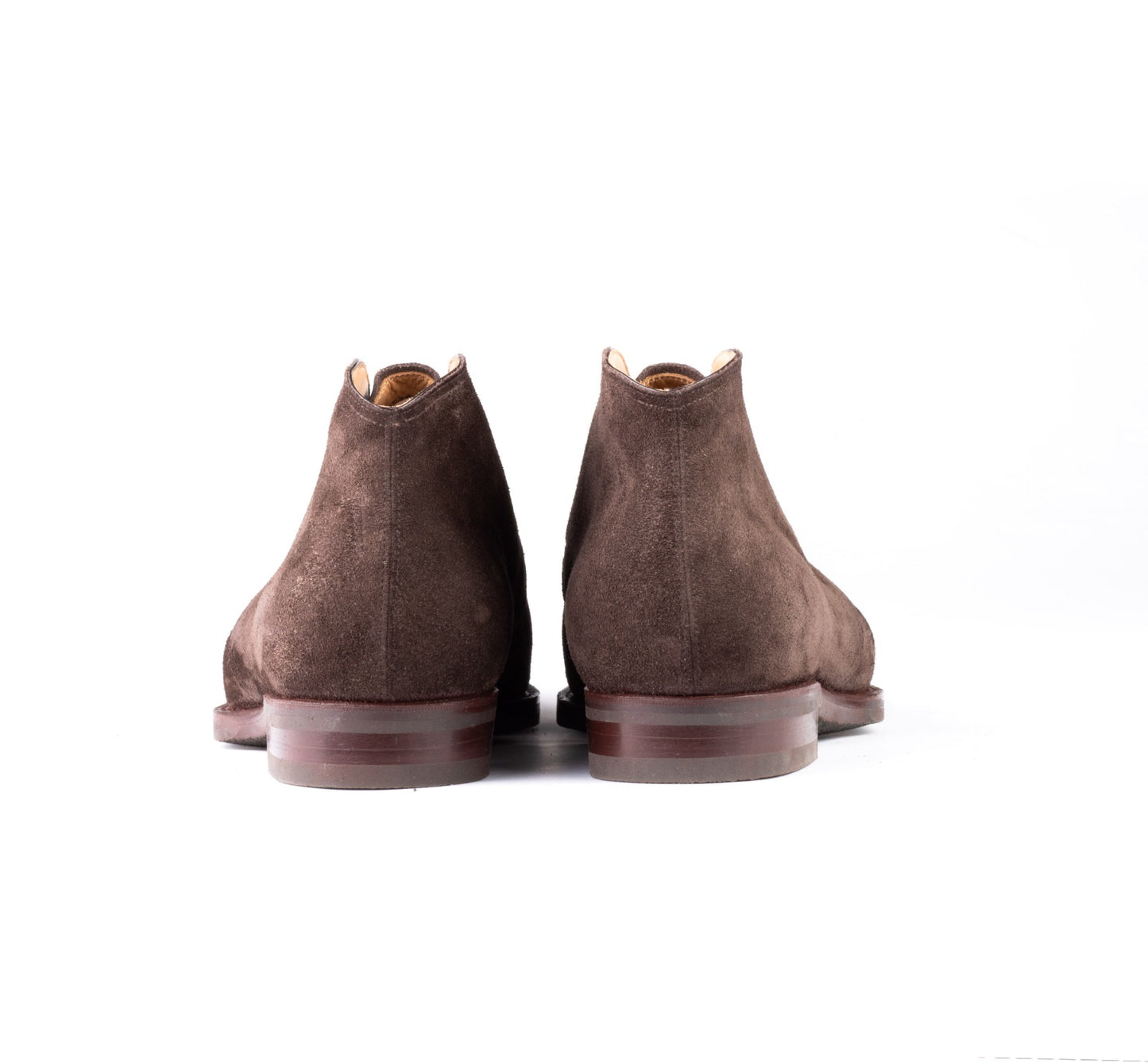 Chukka boots with two eylets and curved topline