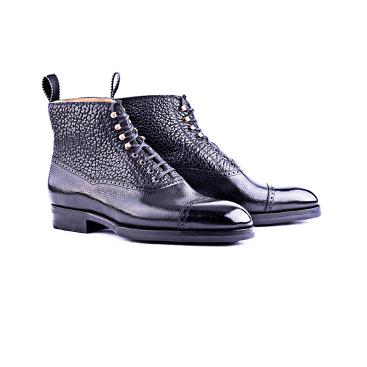 Oxford boots with straigt toe box in a Bison-grained leather combo