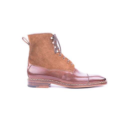 High cut derby boot, with middle tulip cut