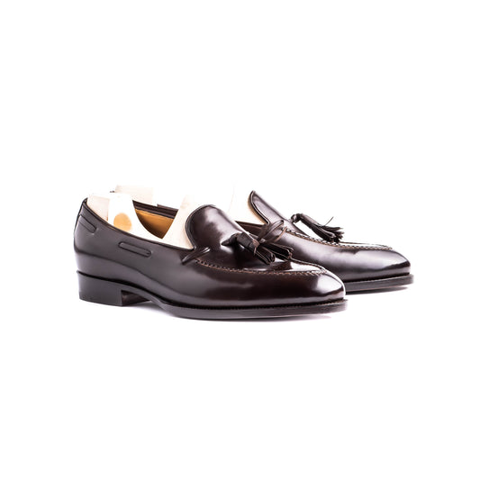 Loafer with hand stitched apron and tassels - 7F