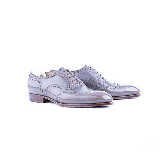 Wing tipped dress Oxford, fully brogued in Grey
