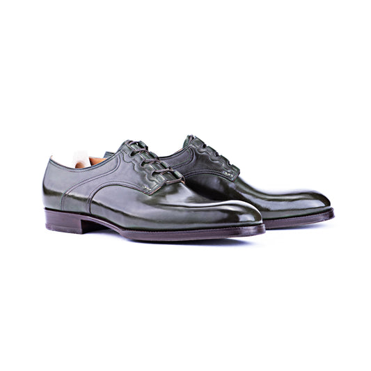 Ghillie with plain apron in olive green Crust calf leather